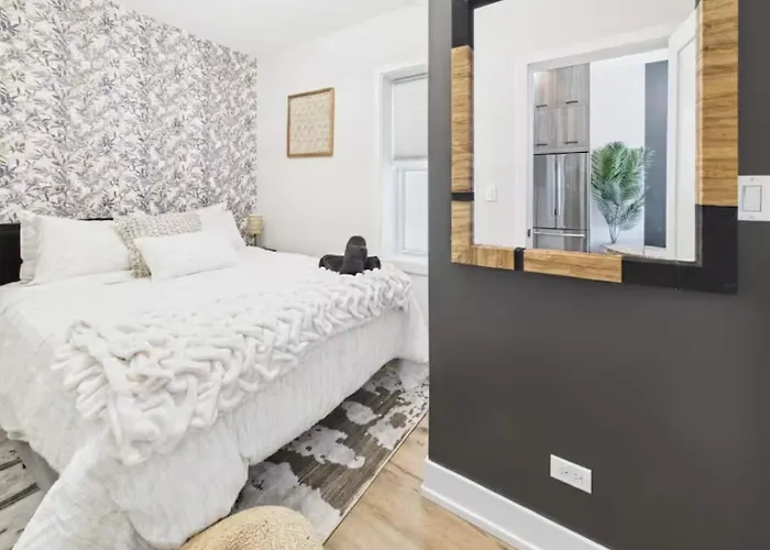 The Zen Duplex Two Private For Groups * Chicago